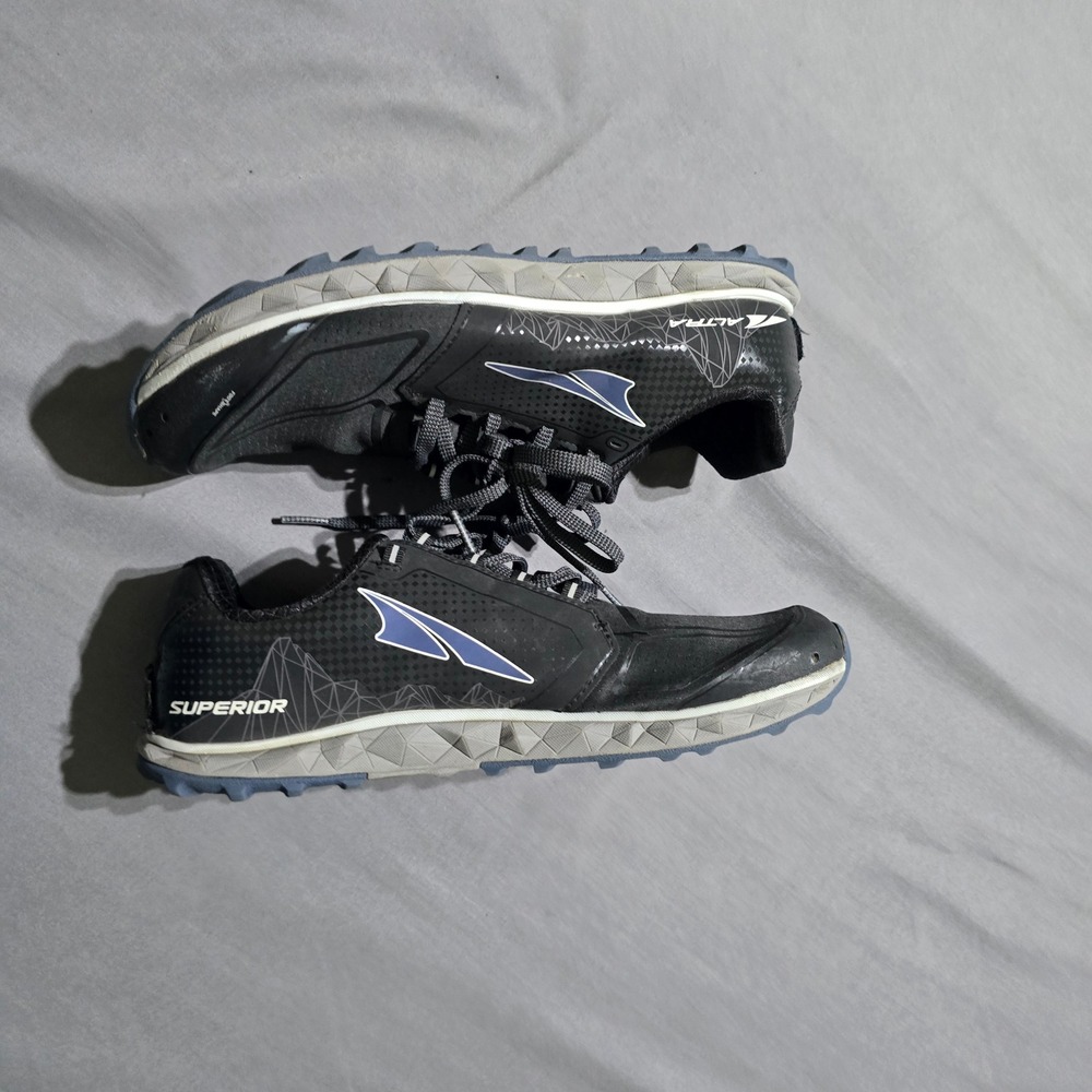 Altra Superior 4 Trail Running Shoes womens 9 Black AFW1953G-0 Zero Drop Rugged